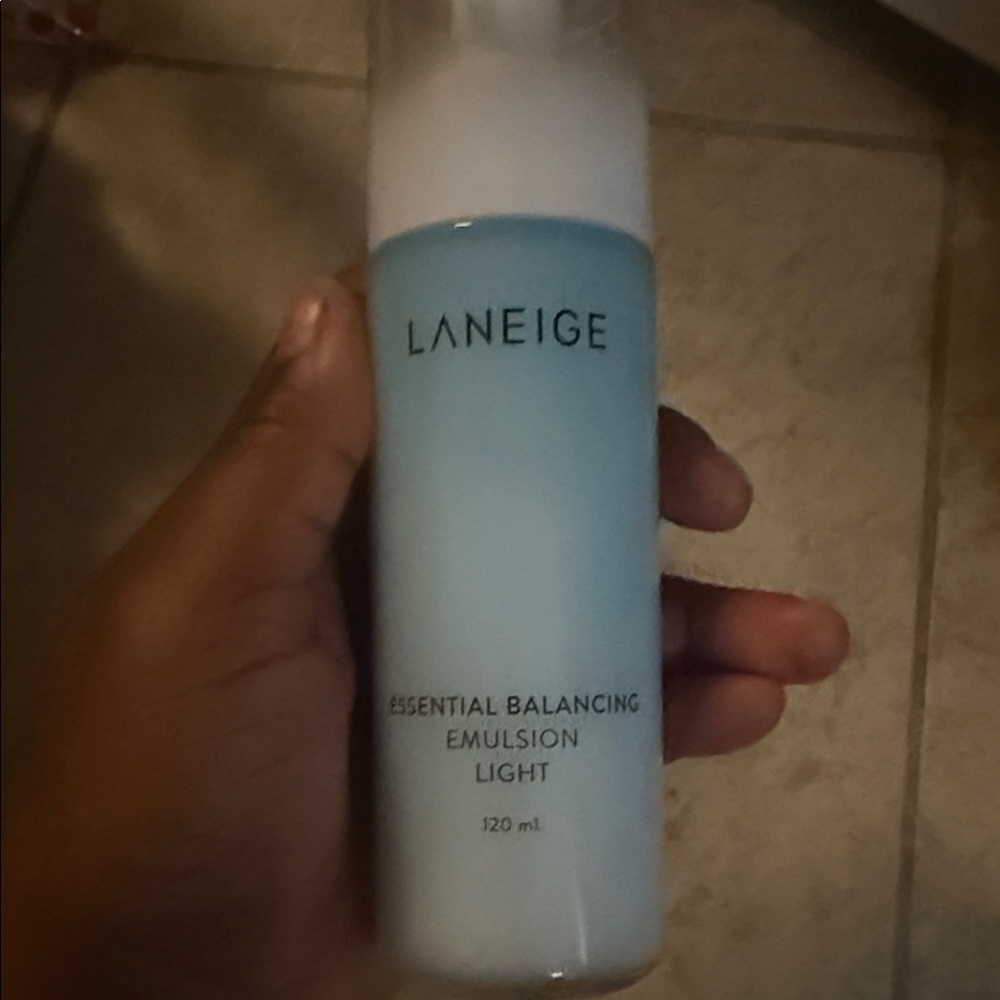 LANEIGE Essential Balancing Emulsion Light - Soft Blue